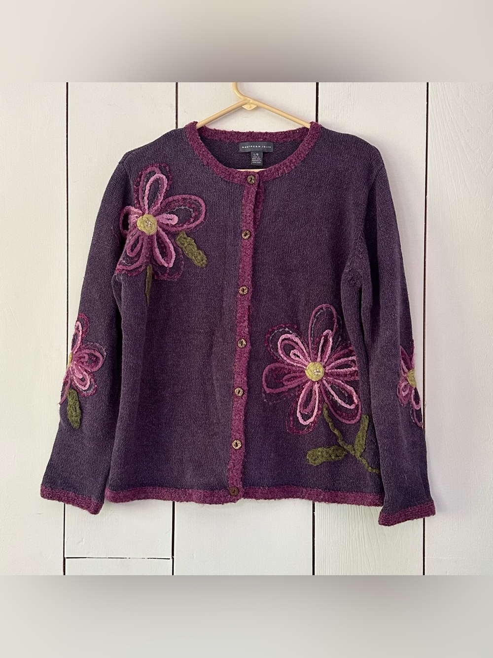 VTG Northern Isles Embroidered Cardigan Sweater Sz M Hong Kong